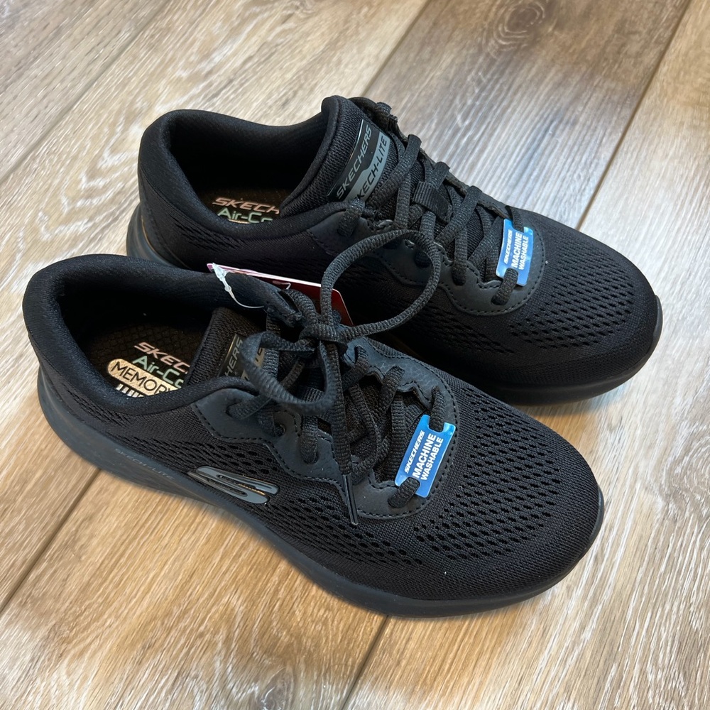 NEW Skechers Skech-Lite Pro Perfect Time Sneaker US size 6 - Picture 2 of 7